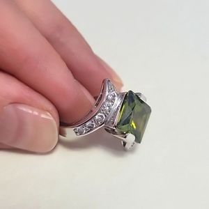 Sterling silver ring square cut diamond beautiful ring fancy ring green stone